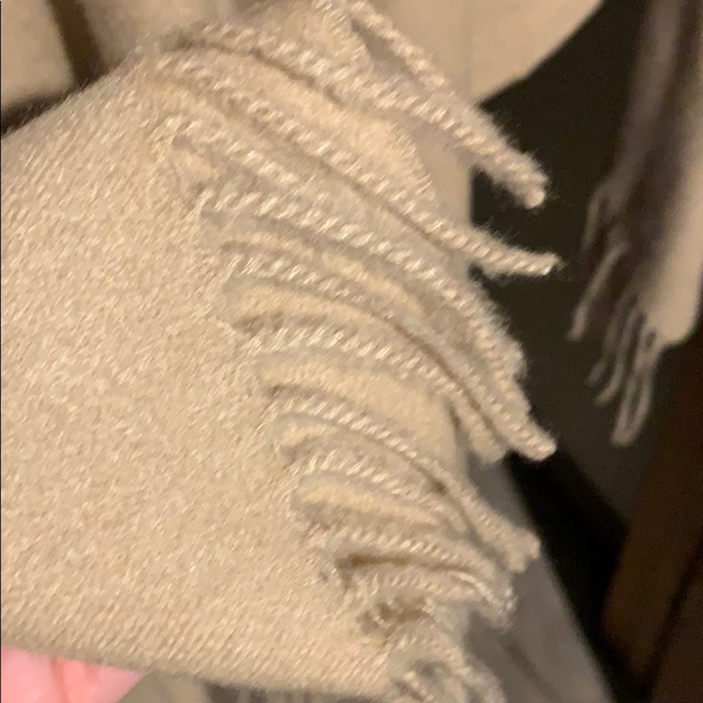 Shawl wrap - Picture 2 of 4